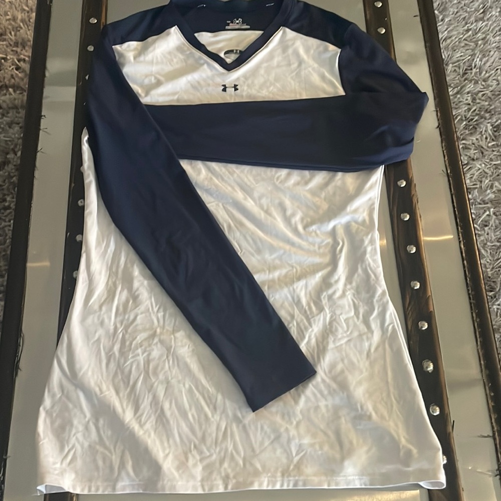 3/$15 Ladies Under Armour dri fit long sleeve shirt large